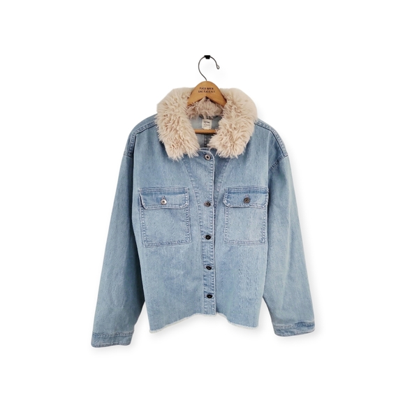 dylan Jackets & Blazers - Women's Dylan Denim Trucker Sherpa Faux Fur Collar Jacket XL / NWOT